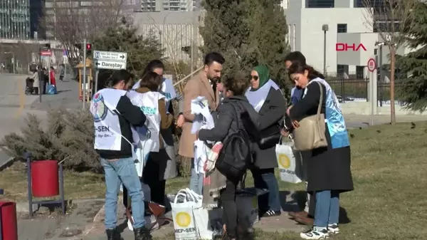 HEP-SEN Üyeleri Sağlık Bakanlığı Önünde Giyim Yardımını Protesto Etti