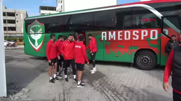 Amedspor ile İskenderunspor maç öncesi depremzedelerle buluştu