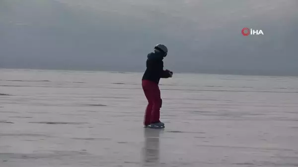 Çıldır Gölünde Buz Pateni Heyecanı