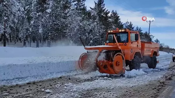 Vali Çiçek, kar savaşçılarının çalışmalarını denetledi