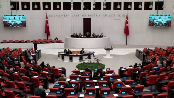 CHP Milletvekili Bekir Başevirgen, Halil Kale Fen Lisesi'nin fay hattı üzerinde olduğunu belirterek yeni yurt talep etti