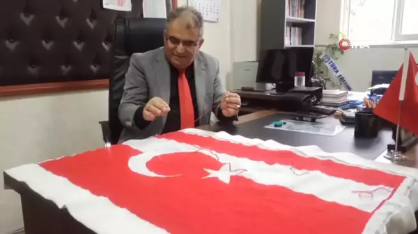 Kahramanmaraş'ta 7'den 77'ye el birliğiyle ilmek ilmek Türk Bayrağı