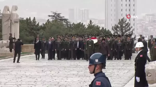 Kara Harp Okulu öğrencileri Anıtkabir'i ziyaret etti