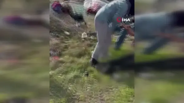 Otomobil, durakta bekleyenlerin arasına daldı: 3 ölü, 6 yaralı