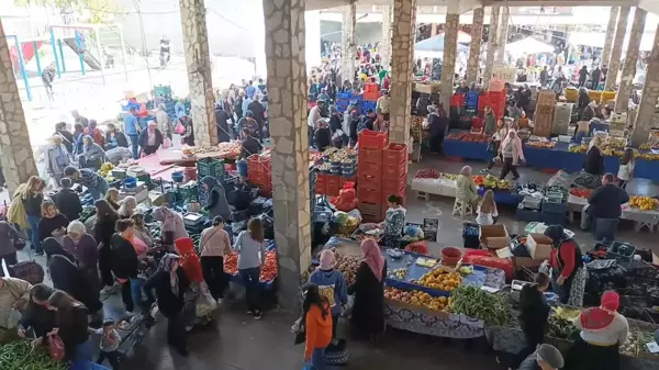 Karacasu'da bayram pazarında yüksek fiyatlar ve düşen alım gücü