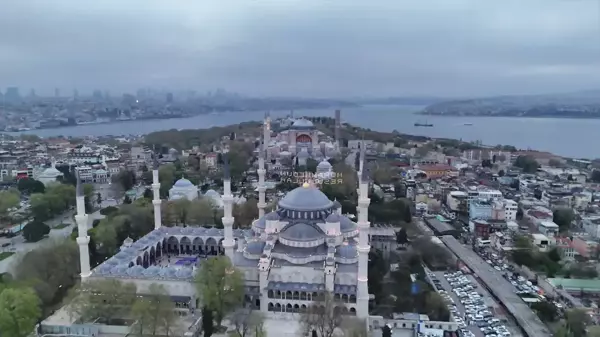 İstanbul'da Bayram Namazı Tarihi Camilerde Kılındı