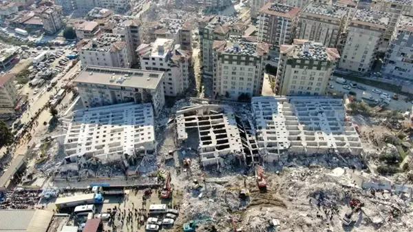 Yurt dışına kaçmaya çalışırken yakalanan Rönesans Rezidans'ın müteahhitti: 