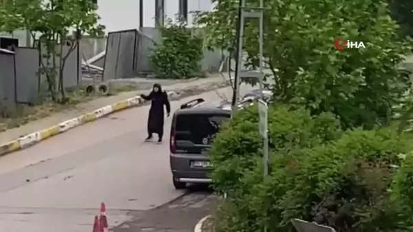 Pendik'te araçlara saldıran genç kadına tepki