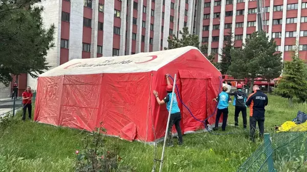 Trakya Üniversitesi Tıp Fakültesi Hastanesi'nde yangın: Hastalar tahliye ediliyor