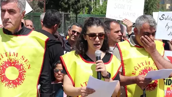 Malatya'da Öğretmenler, Okul Müdürünün Ölümünü Protesto Etti