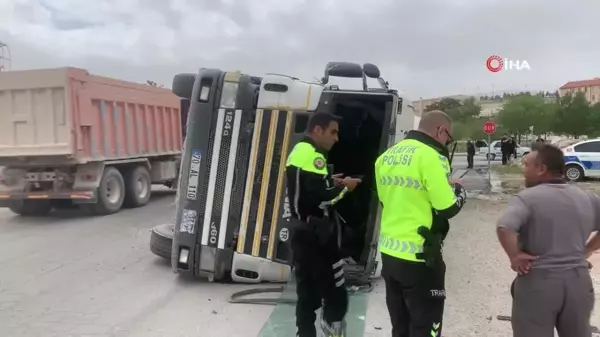 Karaman'da beton mikseri devrildi: 1 yaralı