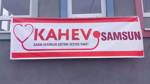 KAHEV, Anneler Günü Şenliğinde Depremzede Öğrencilere Yardım Etti