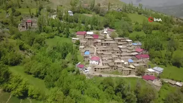 Hizan'ın taş evlerinden oluşan köylerine gezgin ve fotoğrafçılardan ilgi