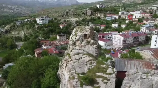 Dev kayaların zirvesindeki tarihi oyuklar ilk kez böyle görüntülendi