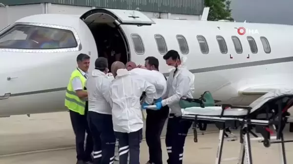 Umre'de rahatsızlanan Türk hasta ambulans uçakla yurda getirildi