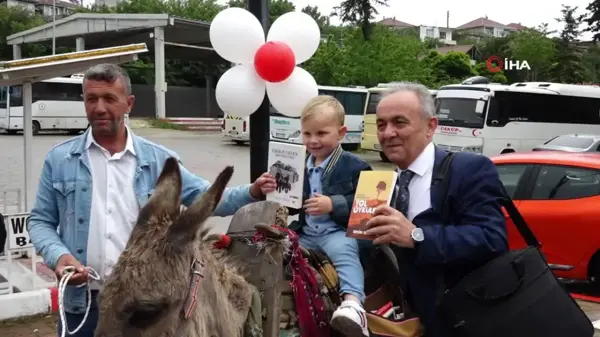 Eşekle köy köy gezip kitap dağıtıyor Türkiye'nin 'Eşekli Dostoyevski'nin son durağı Kırklareli oldu