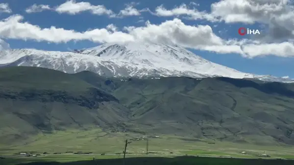 Ağrı Dağı'na Mayıs Ayında Kar Yağdı