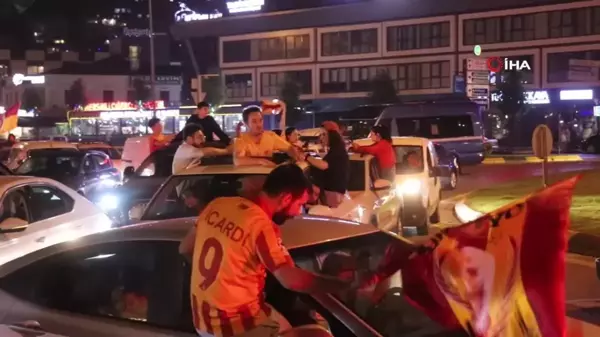 Galatasaraylı taraftarların şampiyonluk sevincine Tatanga engeli