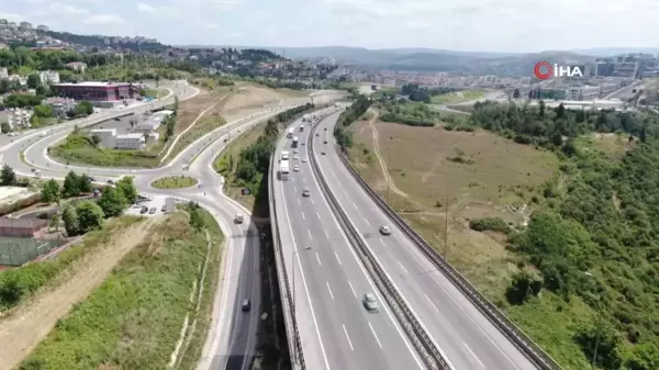 TEM Otoyolu Kocaeli Geçişinde Bayram Dönüşü Yoğun Trafik