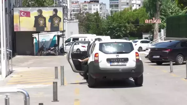 İzmir'de sağanak yağış sonucu elektrik akımına kapılan 2 kişi hayatını kaybetti