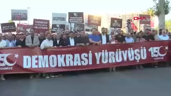 İzmir'de 15 Temmuz Demokrasi Yürüyüşü düzenlendi