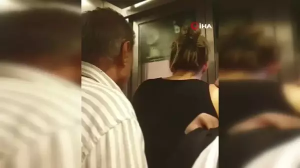 Metro asansöründe mahsur kaldılar