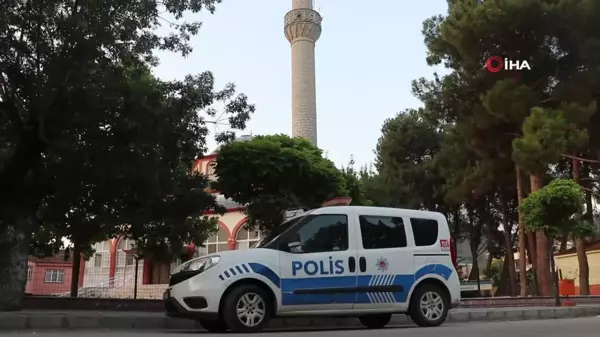 Amasya'da cami kapısındaki şüpheli çanta fünye ile patlatıldı