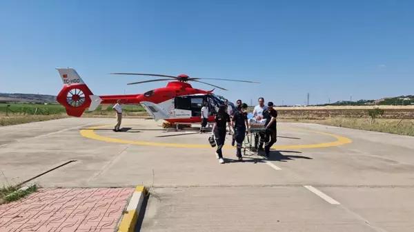 Diyarbakır'da Yaralı Adam Ambulans Helikopterle Hastaneye Ulaştırıldı