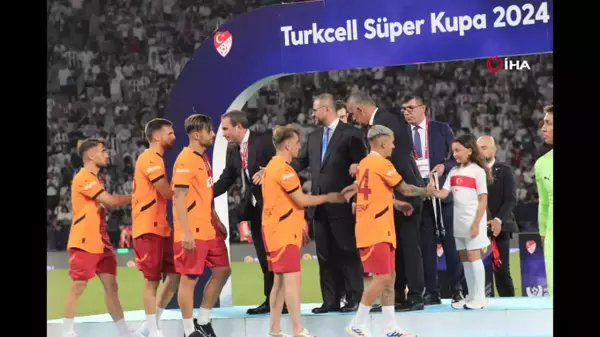 Beşiktaş Turkcell Süper Kupa'yı aldı