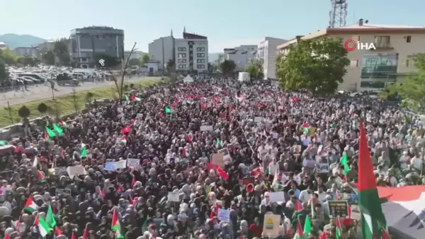 Bingöl'de binlerce kişi hamas lideri Haniye için yürüdü