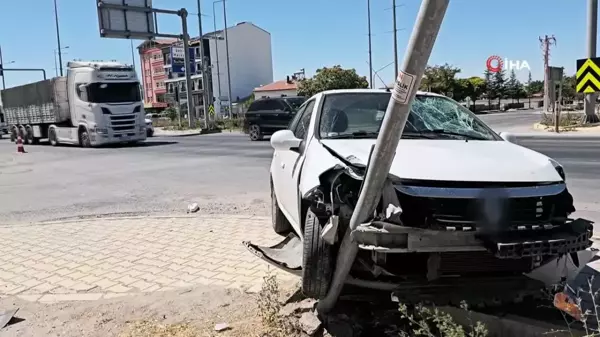 Aksaray'da otomobil ile motosiklet çarpıştı: 1 ağır yaralı