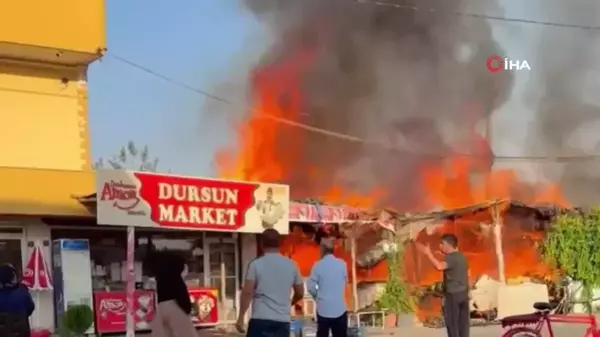 Markette korkutan yangın: Alevlere teslim olan market küle döndü