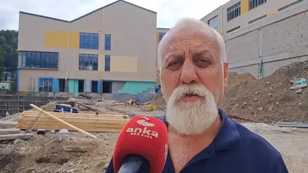 Artvin'de okul inşaatının yanına spor müdürlüğü binası tepki çekti