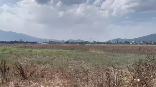 İznik Gölü Yakınında Kurulması Planlanan Varaka Kağıt Fabrikası'na Bölge Sakinlerinden Protesto