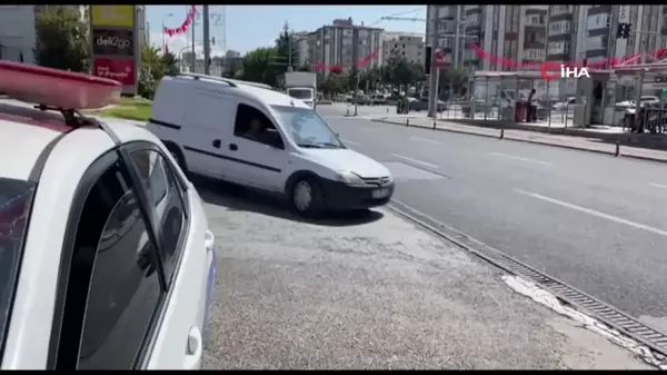 Kamyonetle motosiklet çarpıştı: 1 ağır yaralı