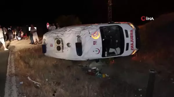 Elazığ'da Ambulans Devrildi: 3 Sağlık Çalışanı Yaralandı