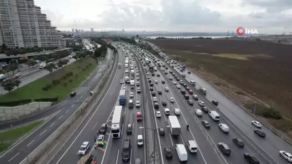 Ispartakule TEM Otoyolu'nda Kaza: 1 Yaralı