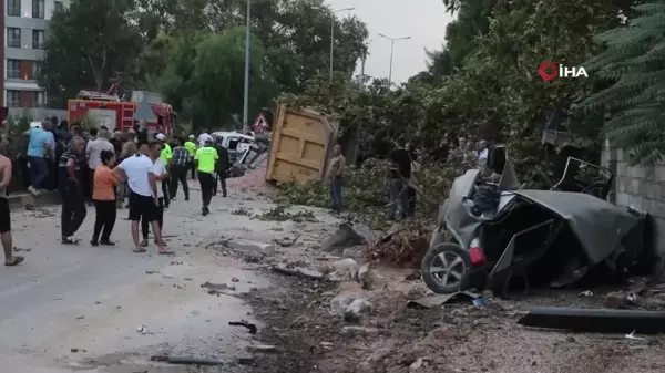 Hatay'da Hafriyat Kamyonu Kaza Yaptı: 4 Yaralı