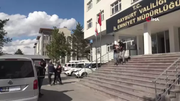 Bayburt'ta Terör Operasyonu: 2 Terörist Yakalandı