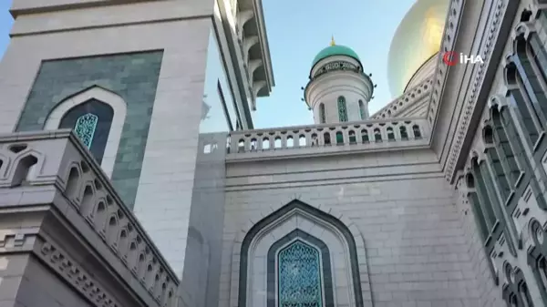 TBMM Başkanı Kurtulmuş, Moskova Merkez Camii'ni ziyaret etti