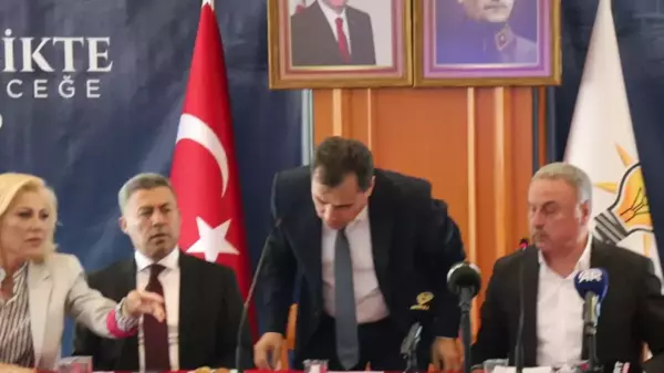 AK Parti Genel Başkan Yardımcısı Fatih Şahin Hastaneye Kaldırıldı