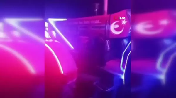 Cezalara Rağmen Traktörüyle Şehirde Turlarına Devam Eden Genç