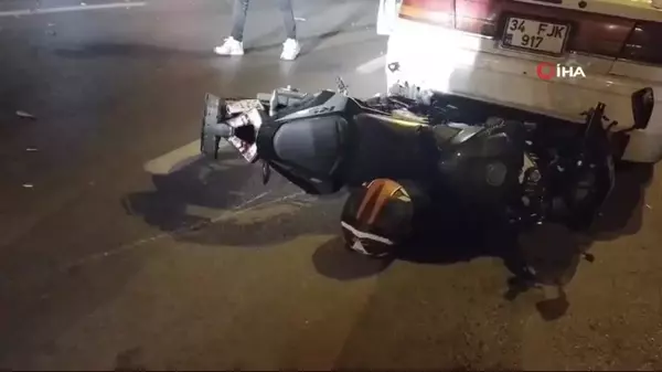 Pendik'te Otomobil Motosiklete Çarptı: 1 Yaralı