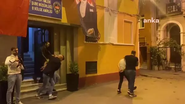 İstanbul Beyoğlu'nda Bir Kadına Cinsel Tacizde Bulunan İki Saldırgan Tutuklandı