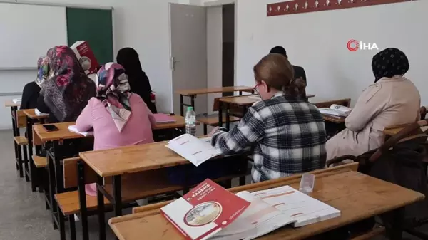 Elazığ'da Okuma Yazma Kurslarına Yoğun İlgi