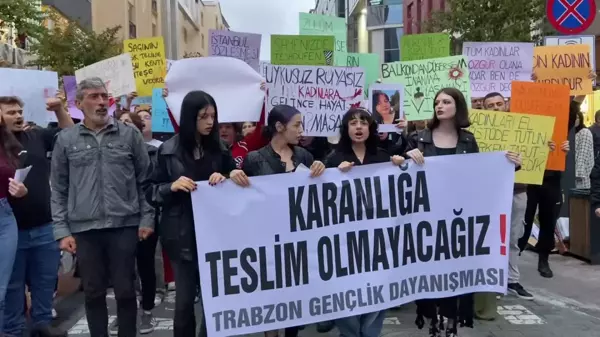 Trabzon'da Kadın Cinayetlerine Karşı Protesto Yürüyüşü