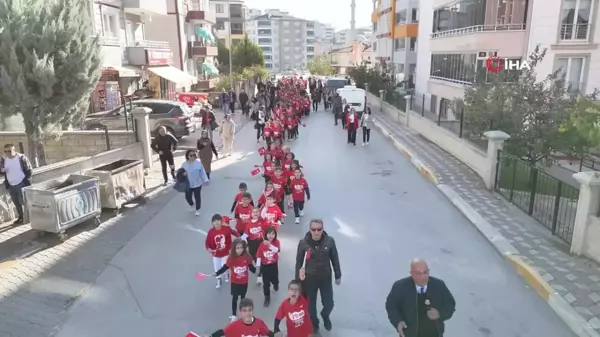 Tokat'ta Miniklerden Cumhuriyet Bayramı Korteji