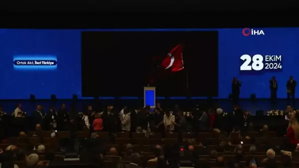 Yavuz Ağıralioğlu, Anahtar Parti'nin tanıtımını gerçekleştirdi