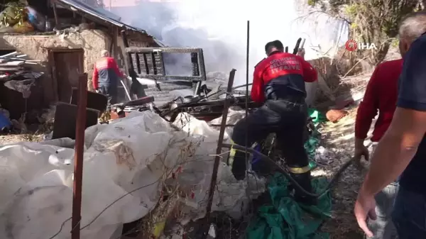 Burdur'da Bahçede Çıkan Yangın Ahıra Sıçradı