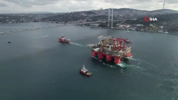 Transocean Barents Petrol Platformu İstanbul Boğazı'ndan Geçti